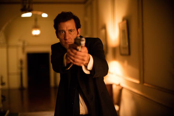 Clive Owen in Anon