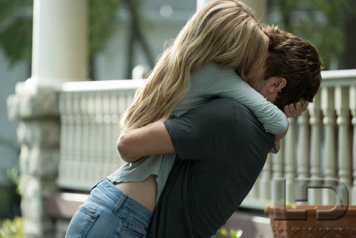 Jessica Rothe und Alex Roe in Forever my Girl